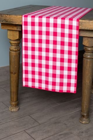 Picnic Check Raspberry Picnic Check table runner
